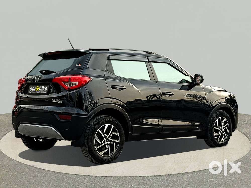 Mahindra Xuv300 W8, 2023, Petrol