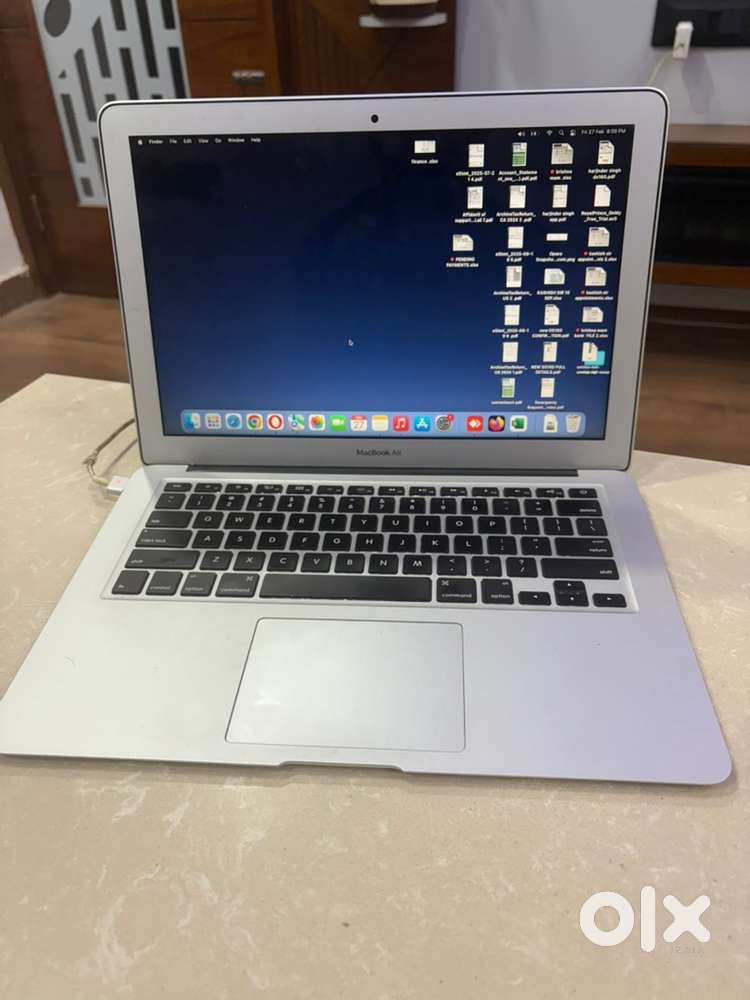 MacBook Air 13 (2017) - 8GB RAM, macOS Monterey - Excellent