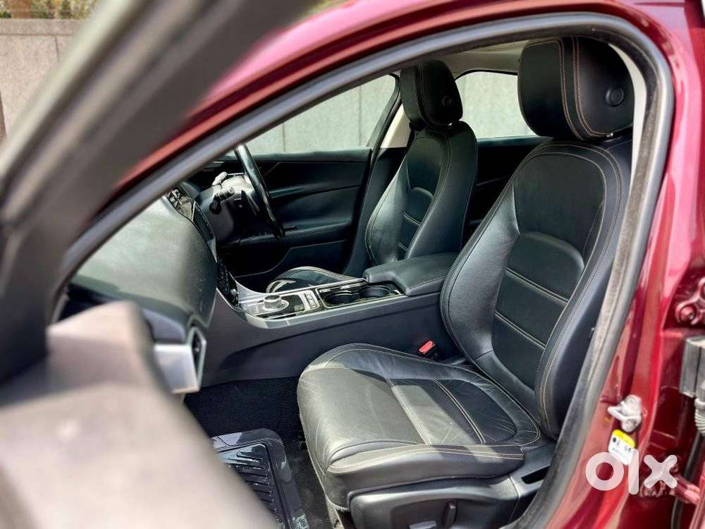 Jaguar Xe Portfolio, 2018, Petrol