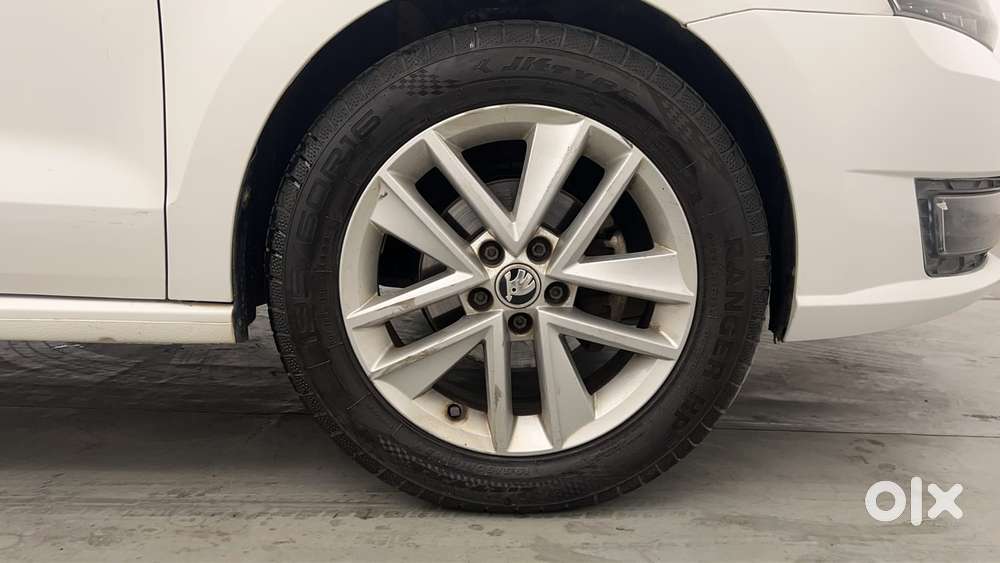 Skoda Rapid 1.0 Style At, 2020, Petrol