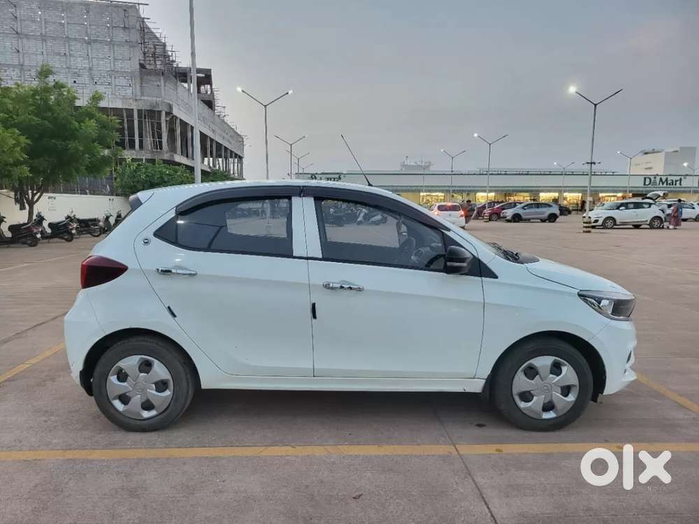 Tata Tiago 1.2 Revotron Xt (o), 2023, Petrol