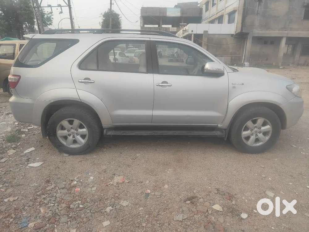 Toyota Fortuner 2010