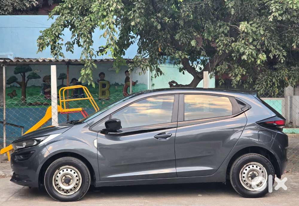 Tata Altroz 1.2 Xe, 2020, Petrol
