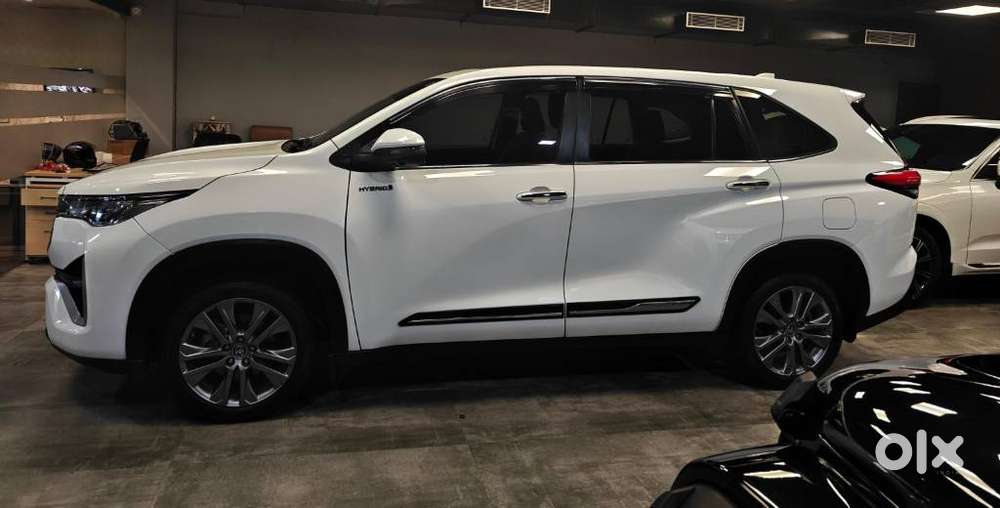 Toyota Innova Hycross 2.0 Zx (o) Hybrid 7 Str, 2024