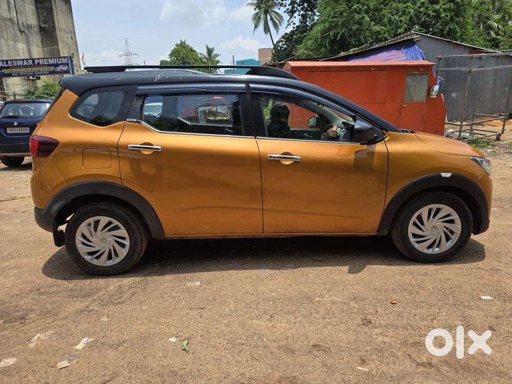 Renault Triber 1.0 Rxz Dual Tone, 2021, Petrol