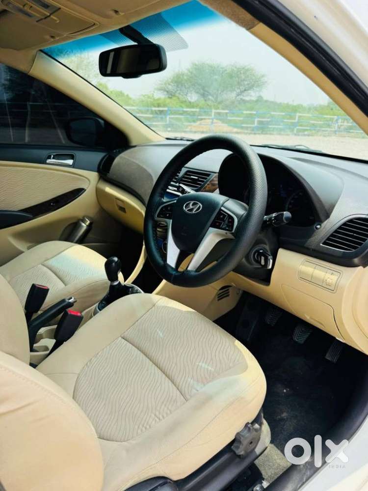 Hyundai Verna Fluidic 1.6 Vtvt Sx Opt, 2014, Petrol