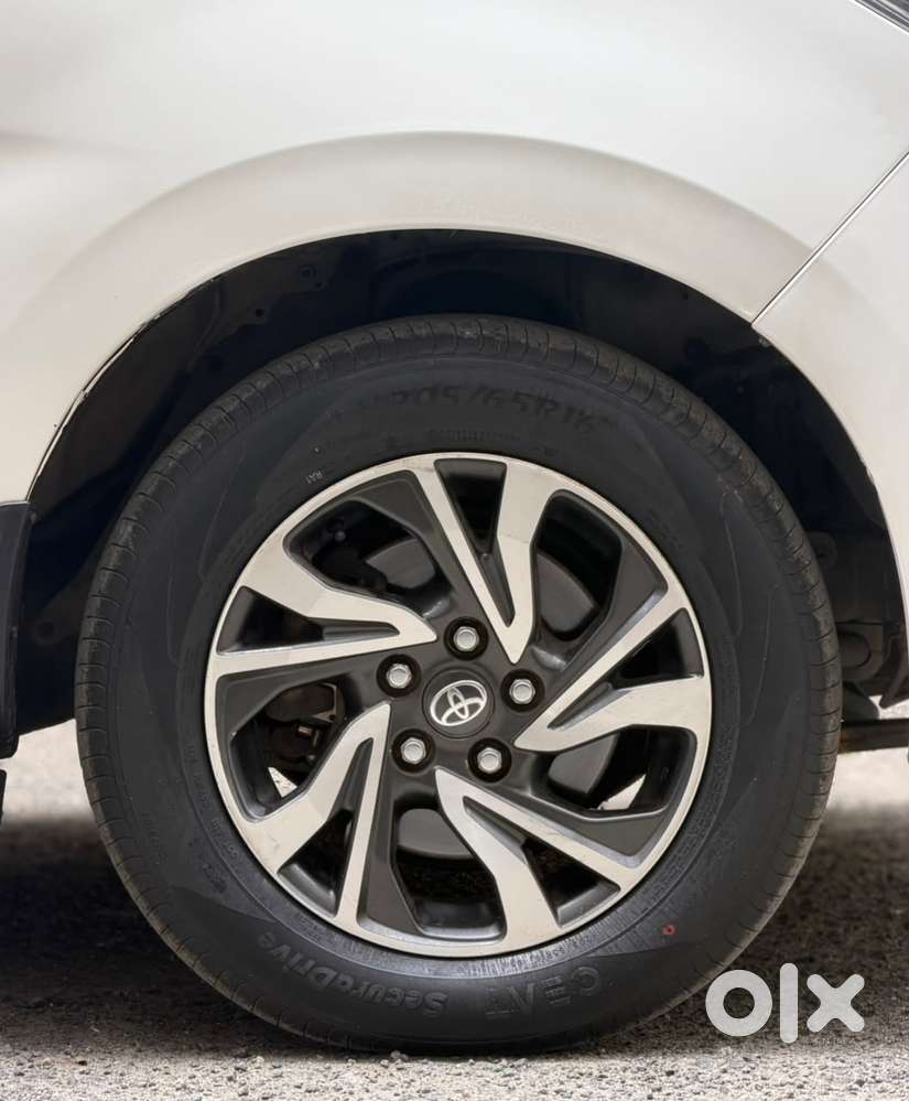 Toyota Innova Crysta 2.4 Gx Limited Edition At 7 Str, 2021, Diesel
