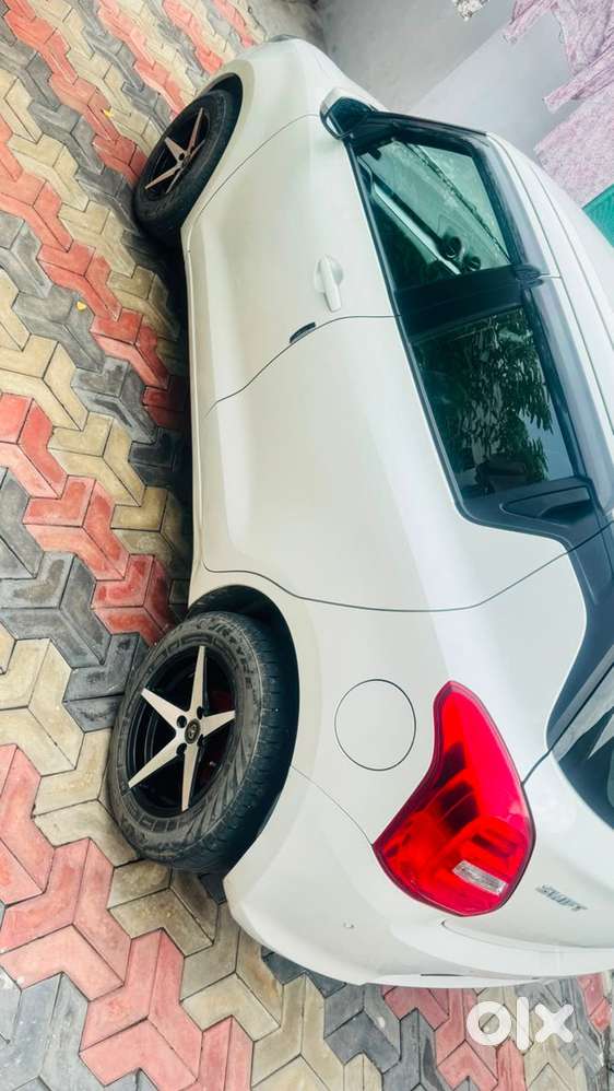 Maruti Swift Petrol 2023