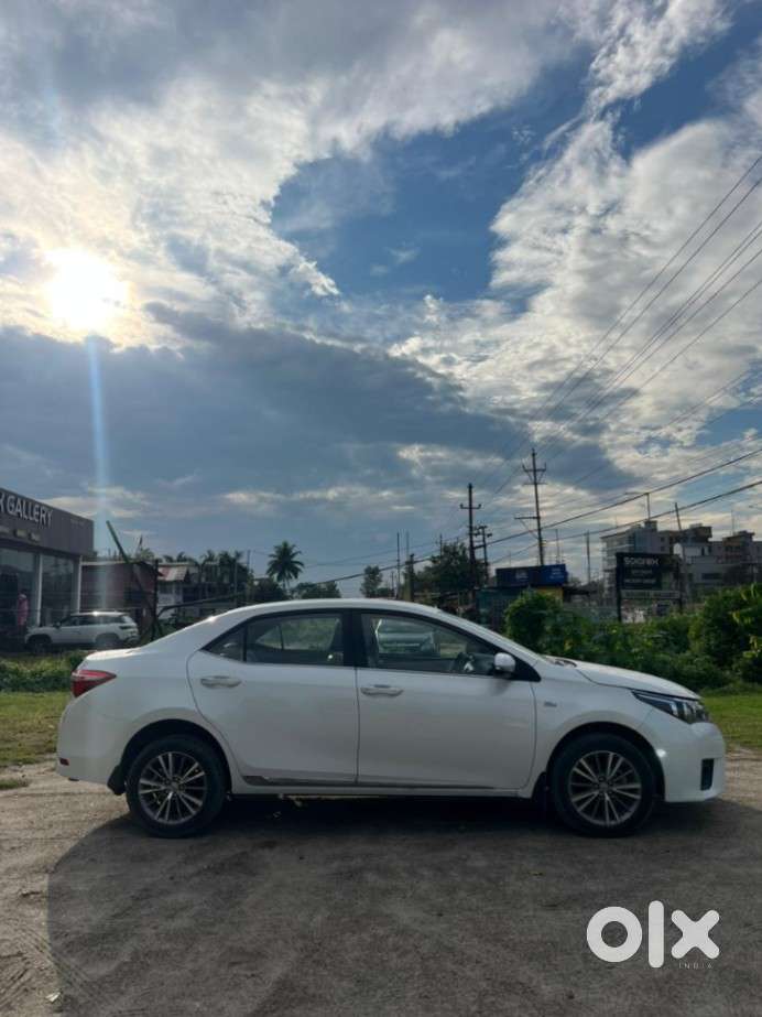 Toyota Corolla Altis, 2016, Petrol