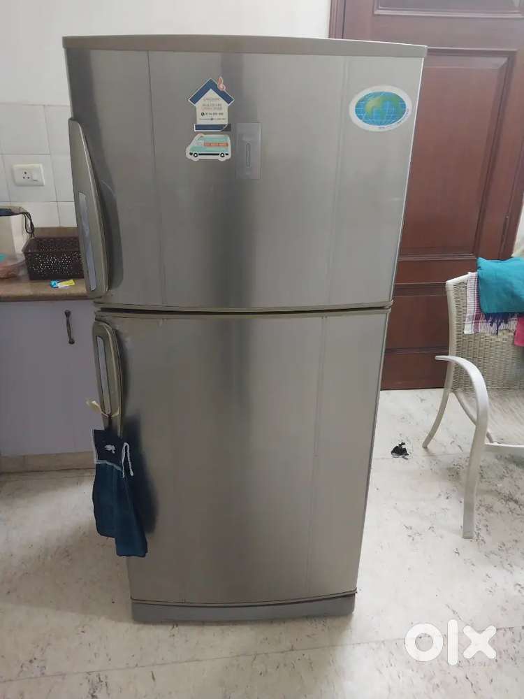 Sanyo 2 door refrigerator