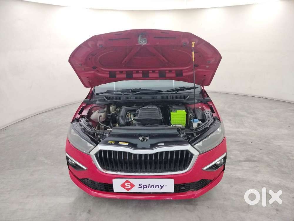 Skoda Slavia Ambition 1.0l Tsi At, 2022, Petrol