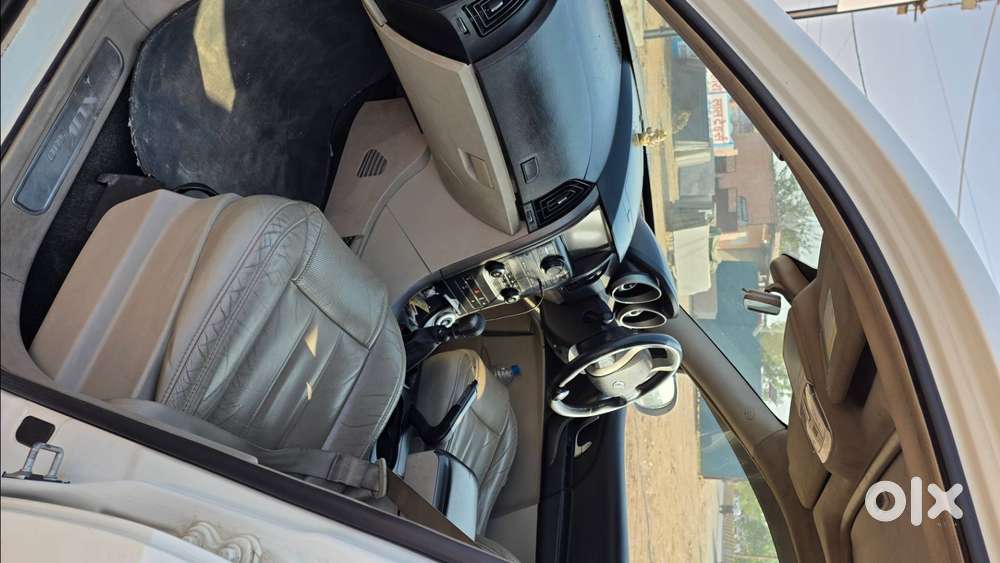 2016 Xuv500 W10  Sunroof  New Tyres Only 6 Months Old  Mint Conditi