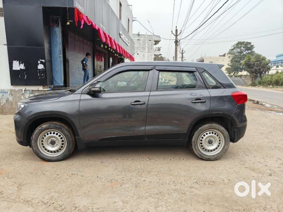 Maruti Suzuki Brezza 1.5 Lxi Smart Hybrid, 2022, Petrol