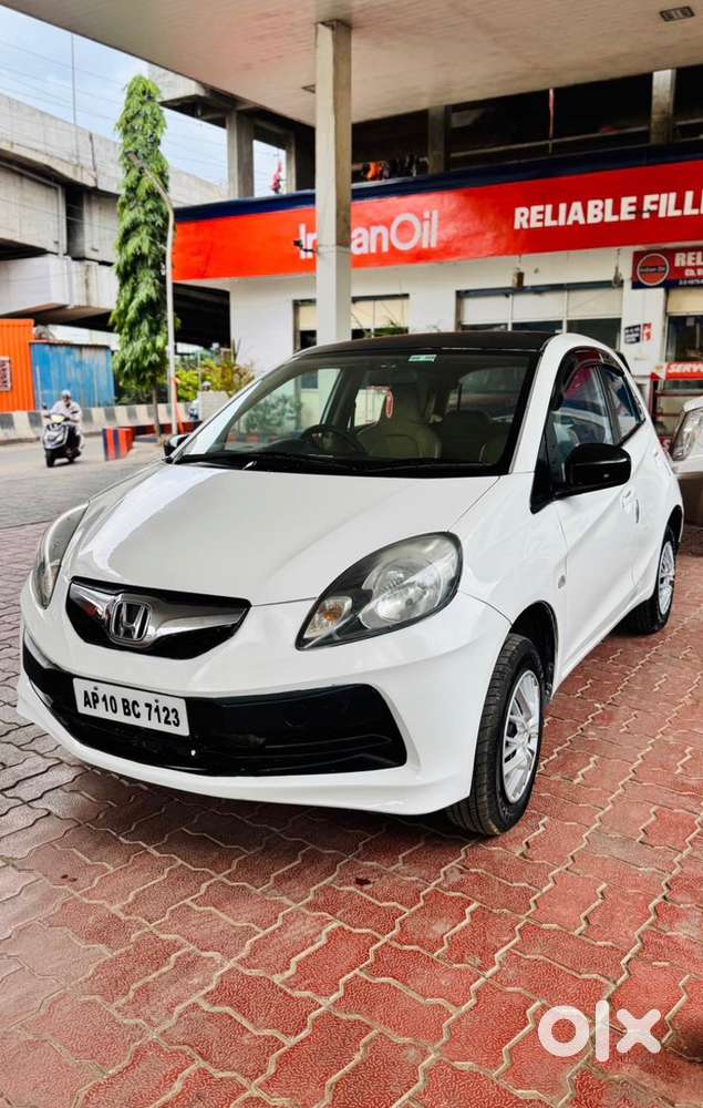 Honda Brio 2013 Petrol Car