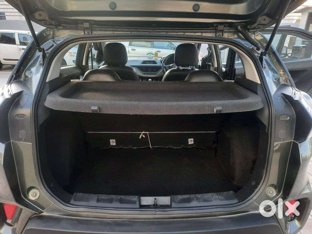 Tata Nexon 1.2 Revotron Xm (s), 2022, Petrol