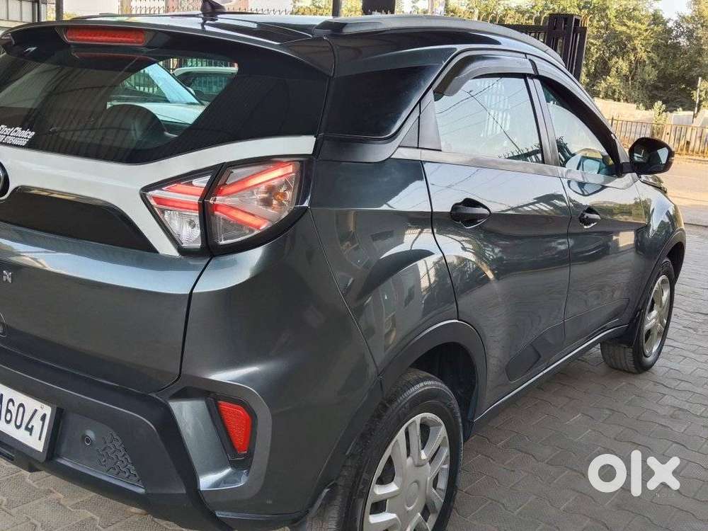 Tata Nexon 1.2 Revotron Xm (s), 2023, Petrol