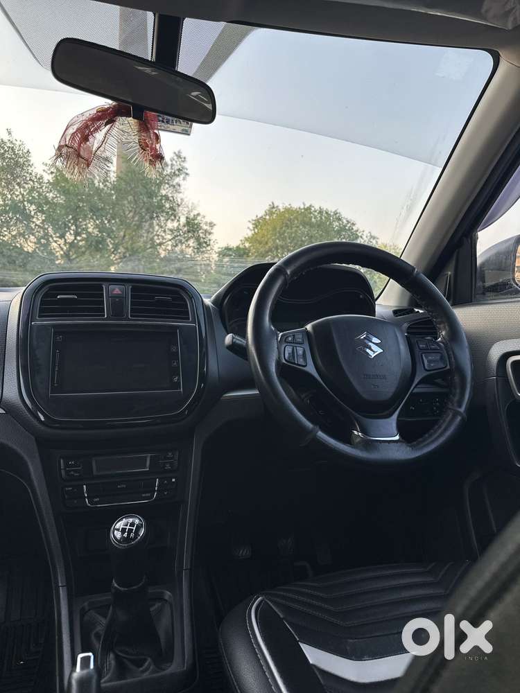 Maruti Suzuki Brezza Zdi+ Dual Tone, 2016, Diesel