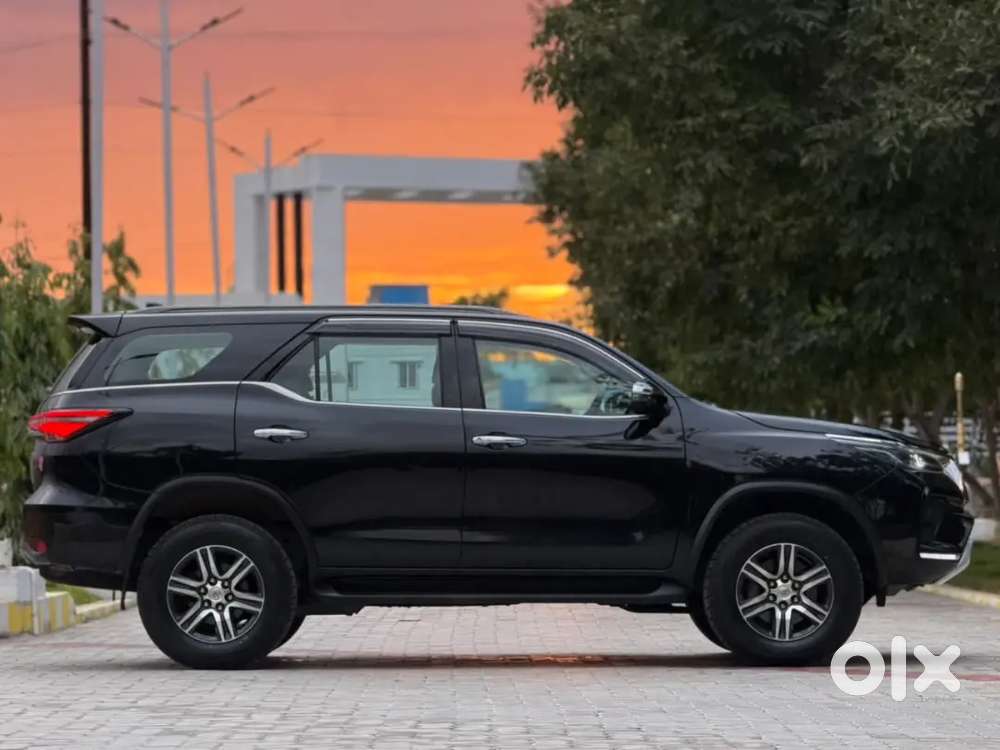 Toyota Fortuner Diesel 2021 Variant