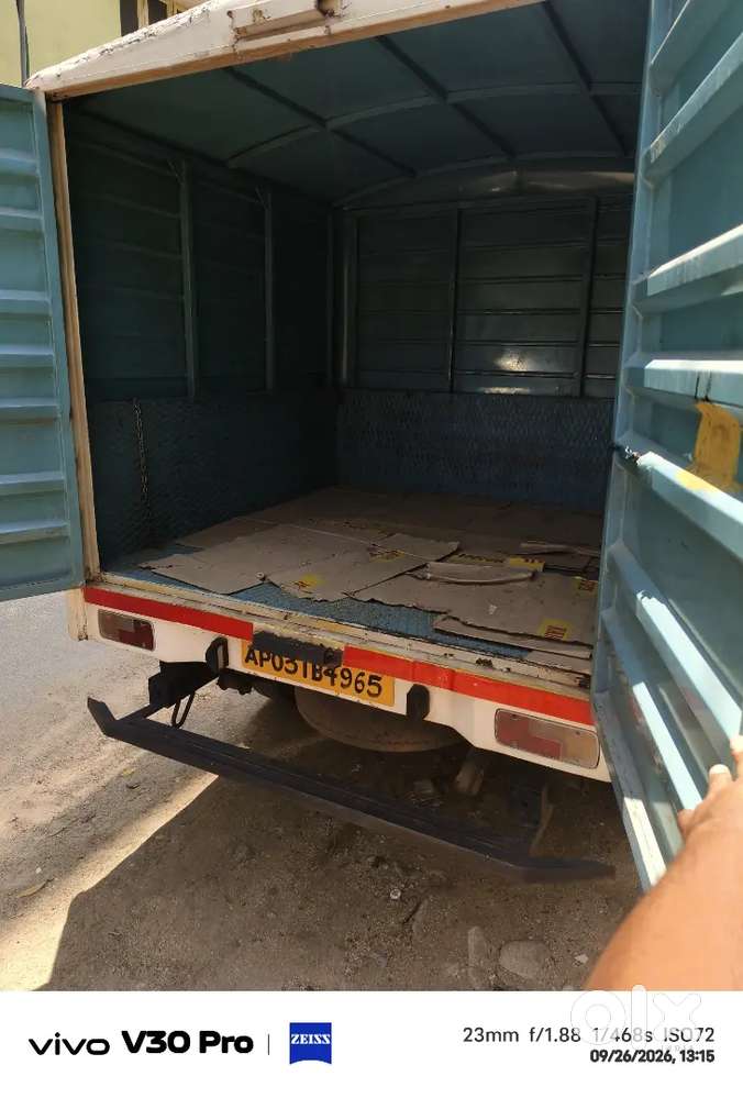 Mahindra Genio Diesel 2012