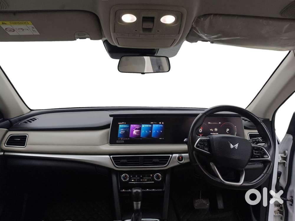 Mahindra Xuv700 2.0 Ax 7 Petrol At Luxury Pack Str, 2023, Petrol