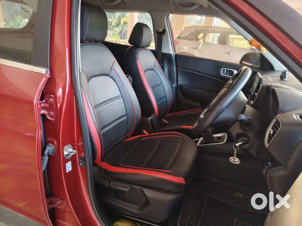 Hyundai Venue 2021 Petrol 28000 Km Driven First Owner