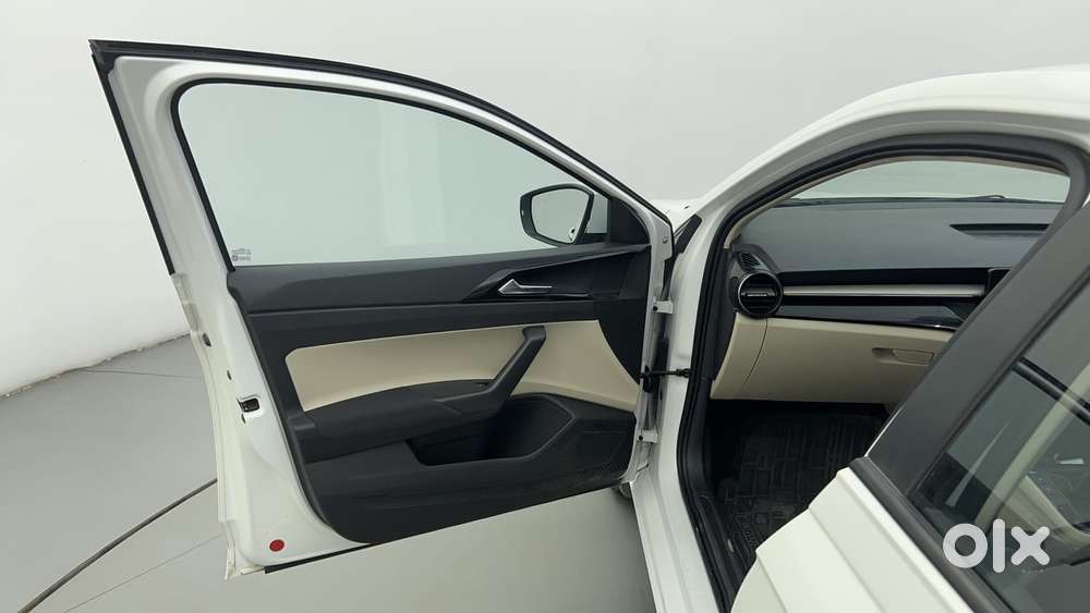 Skoda Slavia Ambition 1.0l Tsi Mt, 2022, Petrol