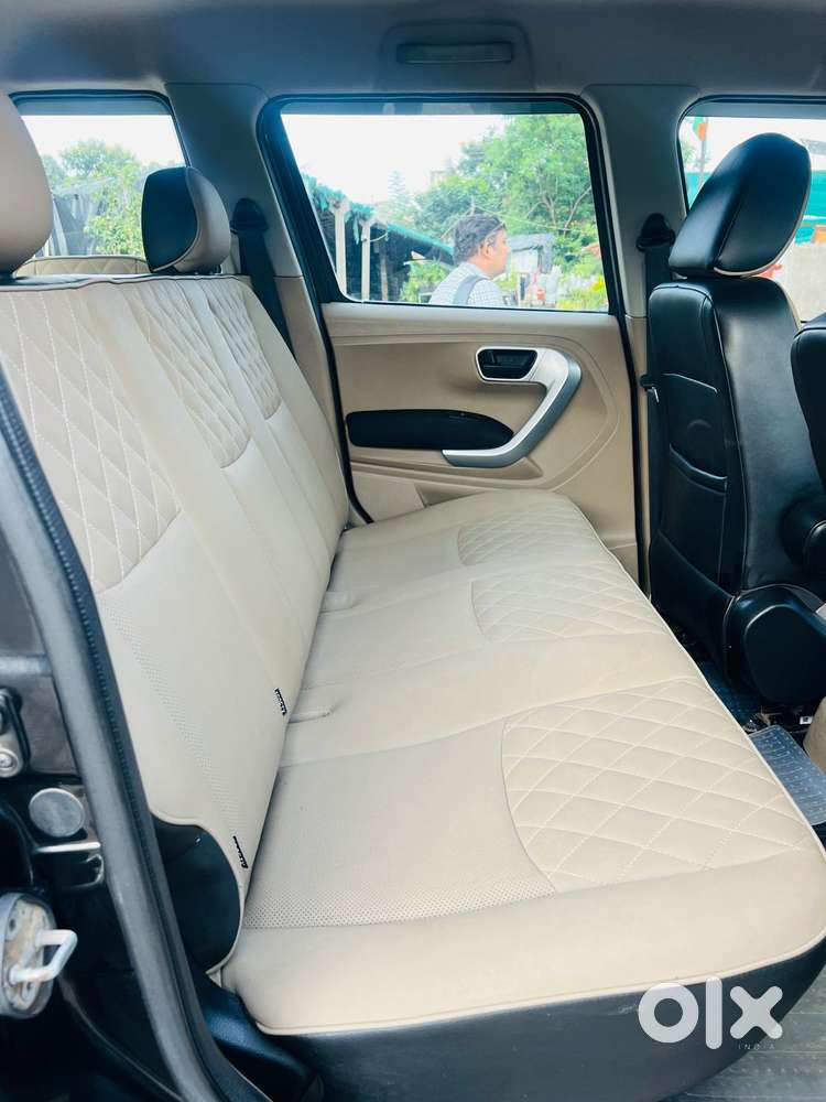 Mahindra Tuv 300 T10, 2018, Diesel