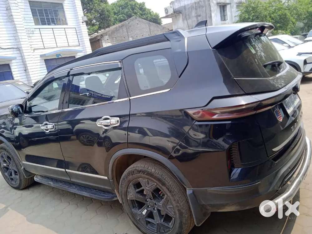 Tata Safari Dark Edition 2024