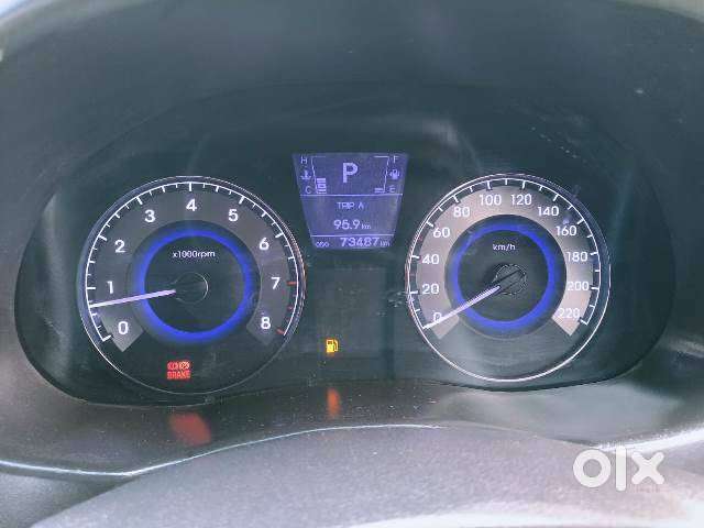 Hyundai Verna [ ] Fluidic 4s 1.6 Vtvt Sx At, 2015, Petrol