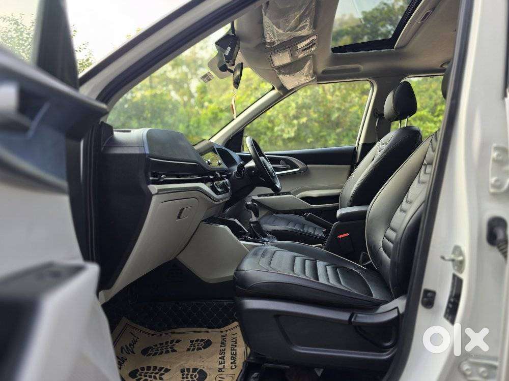 Kia Carens G1.5 6mt Gravity, 2025, Petrol