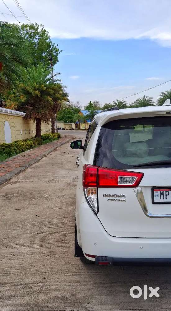 Innova Crysta V 2020