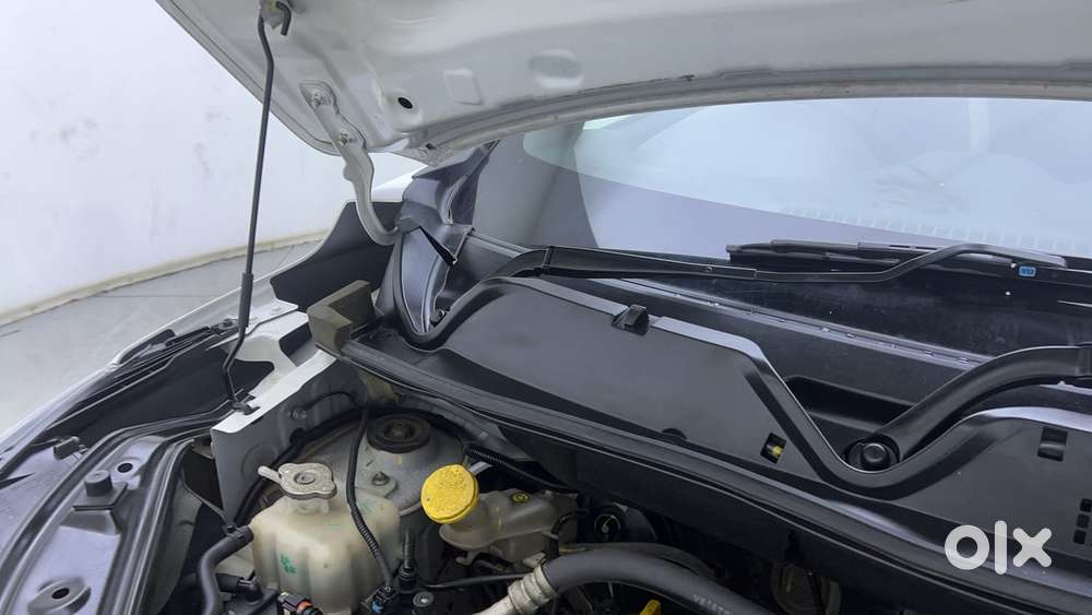Nissan Magnite 1.0 Xv Premium, 2023, Petrol