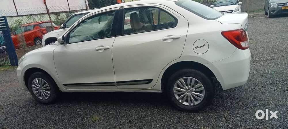 Maruti Suzuki Dzire 1.2 Vxi, 2022, Petrol