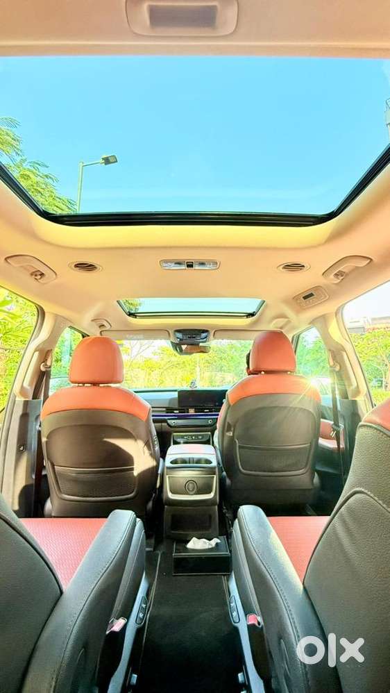 Kia Carnival Limousine +