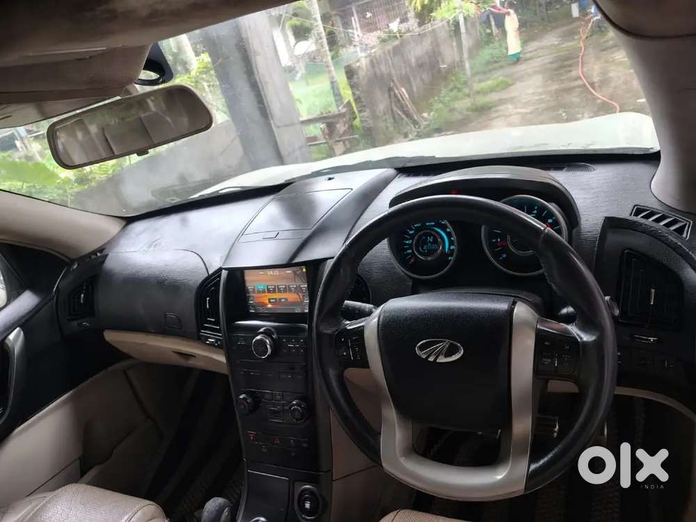Mahindra Xuv500 2.2 W10 2016