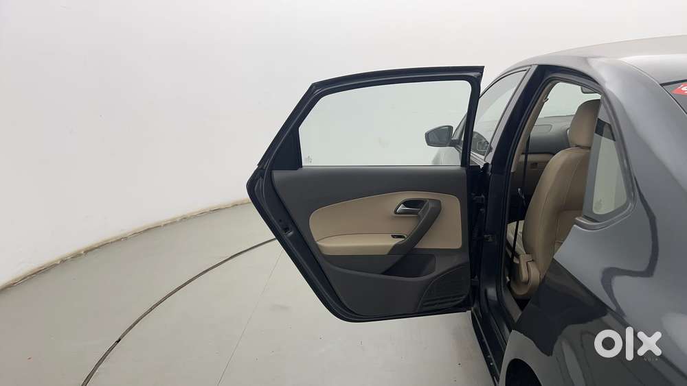 Volkswagen Vento 1.2l Tsi Highline Plus At Petrol, 2017, Petrol
