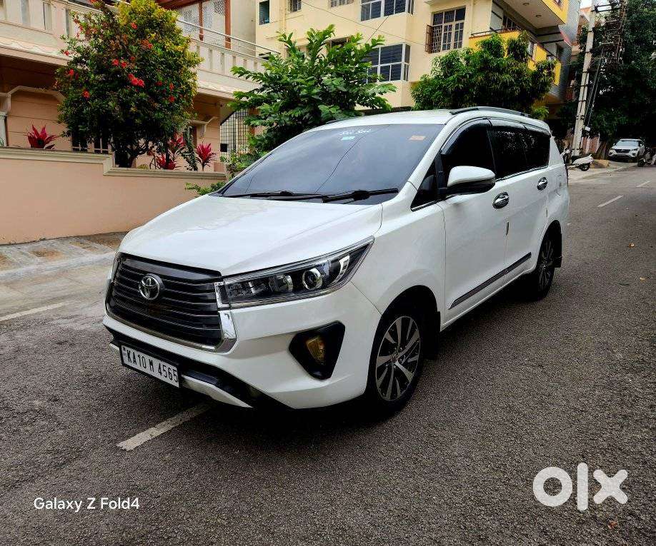 Toyota Innova Crysta 2.4 V 8 Str, 2017, Diesel