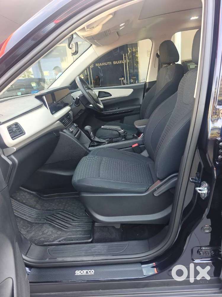 Mahindra Xuv700 2.2 Ax 5 Diesel At 7 Str, 2023, Diesel