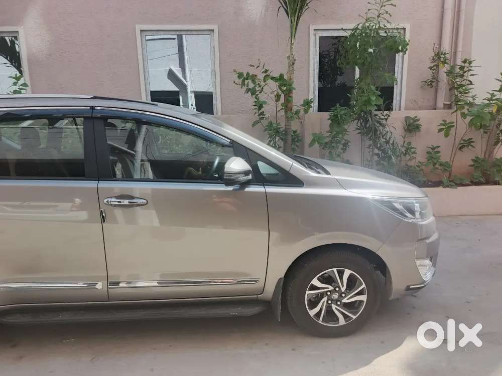 Toyota Innova Crysta 2025 Oct Urgent Sale