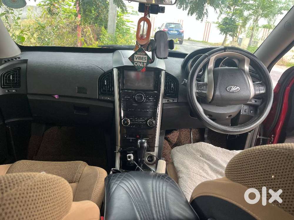 Mahindra Xuv500 W9 At - 2019 Model Automatic Suv- Red Colour