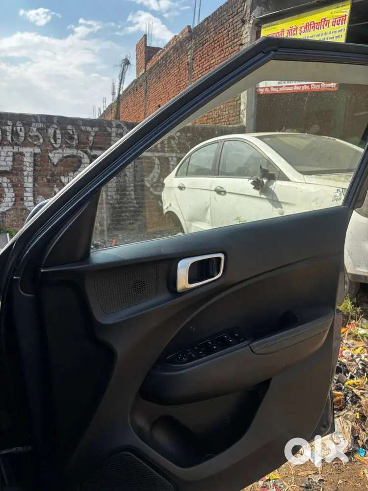 Hyundai Venue 2019 Diesel 110000 Km Driven