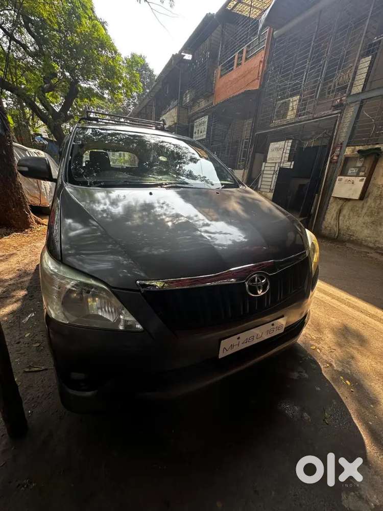 Toyota Innova 2.5v E4 8 Seater Diesel Full Mint Condition