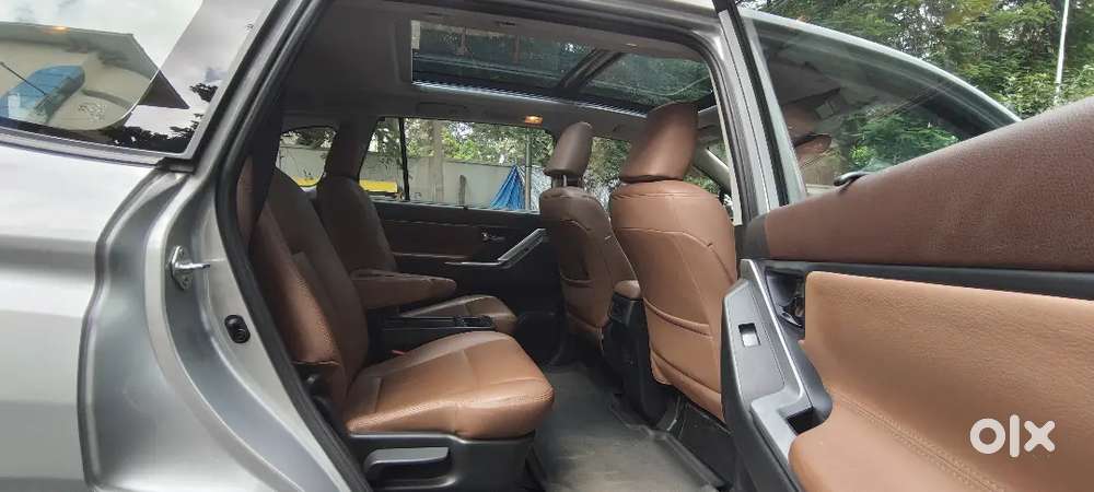 Toyota Innova Hycross 2.0 2023