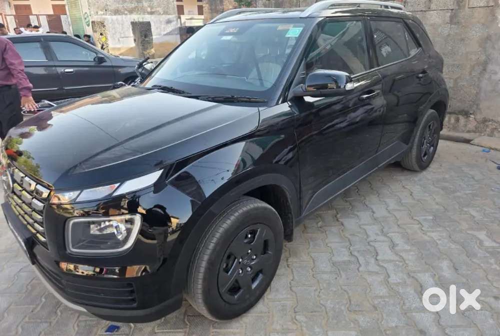 Hyundai Venue Petrol 2024 Manual