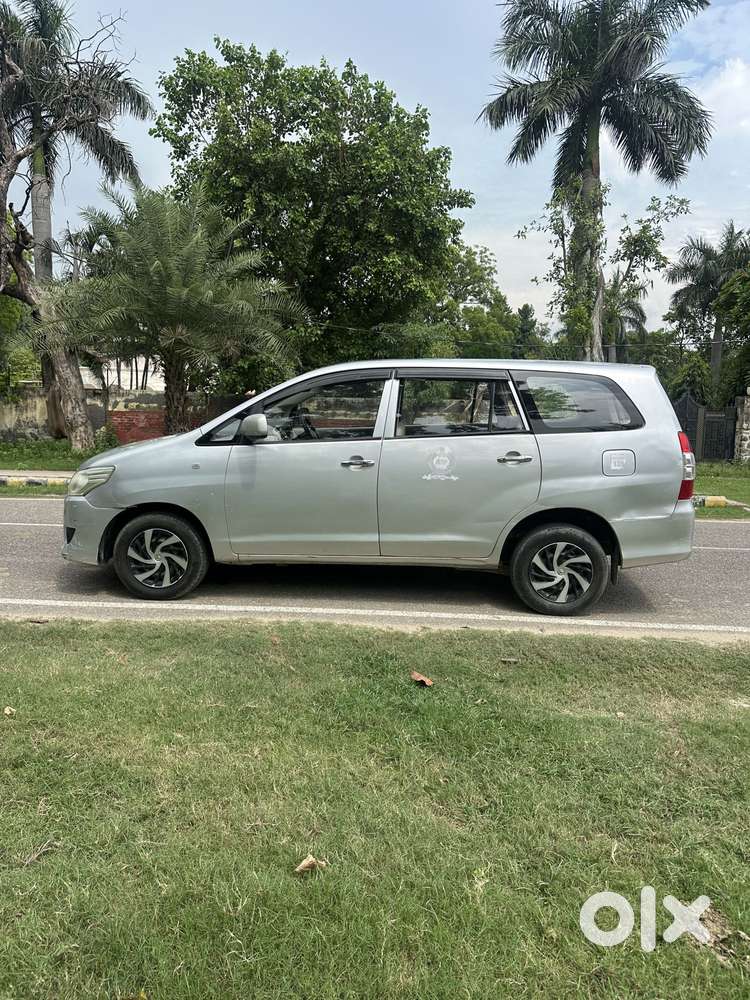 Toyota Innova 2.5 G (diesel) 8 Seater, 2014, Diesel