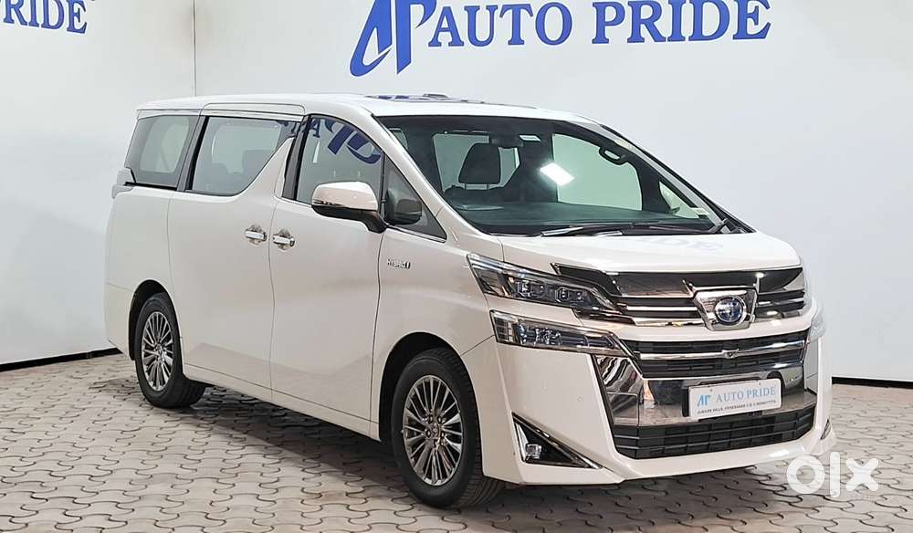 Toyota Vellfire 2.5 Hybrid, 2023, Petrol