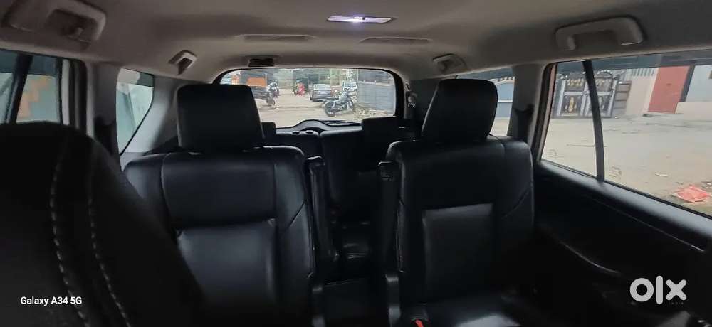 Toyota Innova Crysta 2019 Variant