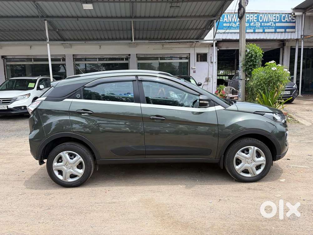 Tata Nexon 1.5 Revotorq Xm (s), 2023, Petrol