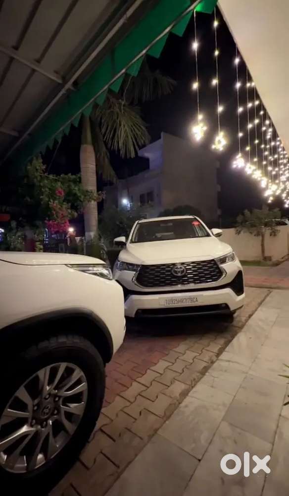 Toyota Innova Hycross 2025 December 9039 Km Driven