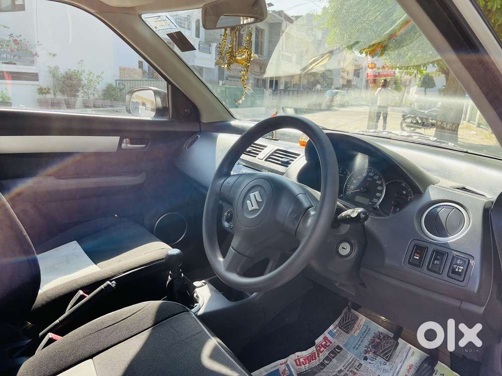 Maruti Suzuki Swift Dzire Vxi(o) Mt, 2011, Petrol